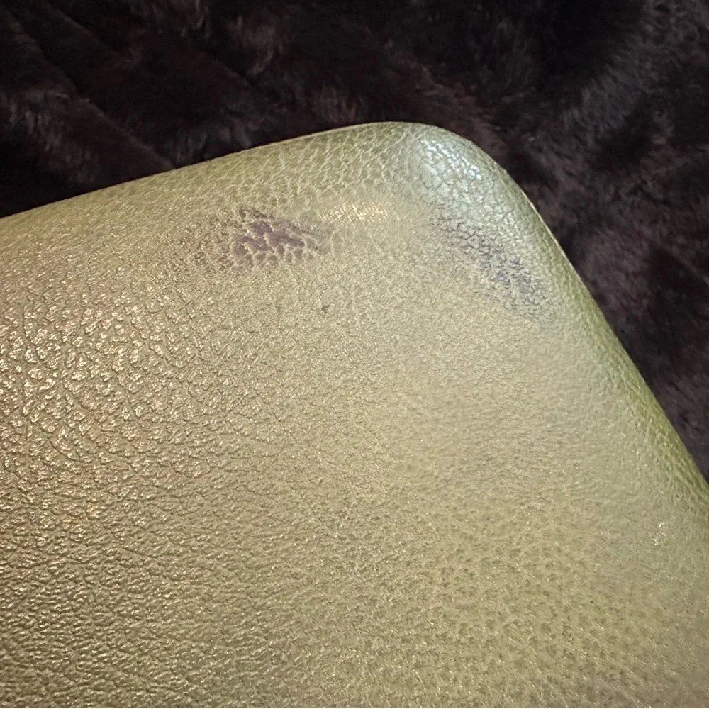 Vintage AMERICAN TOURISTER Hard-Shell Suitcase in Olive Green